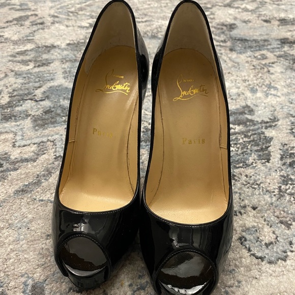Christian Louboutin pumps. Color: black, Size: 37, US: 7. Excellent condition. - Picture 5 of 6